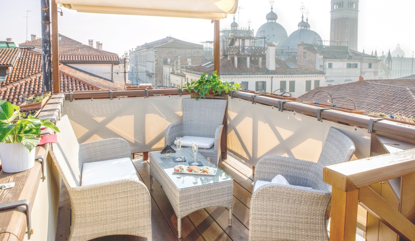 CAMERA DELUXE PANORAMIC TERRACE